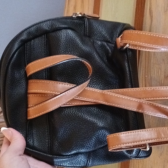 Giani Bernini Leather Backpack🖤💕 - Picture 3 of 11